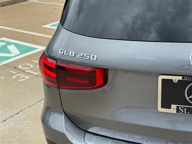 new 2025 Mercedes-Benz GLB 250 car, priced at $51,715