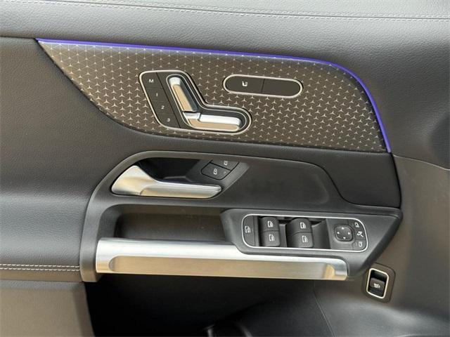 new 2025 Mercedes-Benz GLB 250 car, priced at $51,715