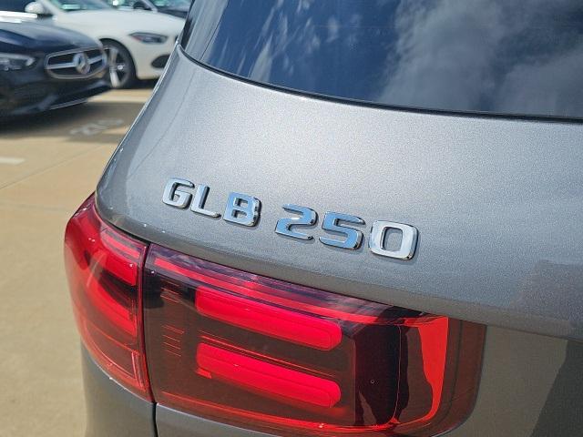 new 2025 Mercedes-Benz GLB 250 car, priced at $51,715