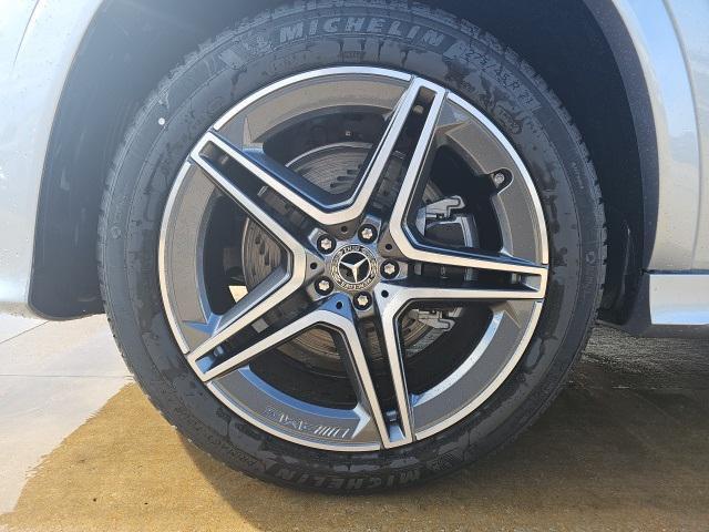 new 2025 Mercedes-Benz GLS 450 car, priced at $95,365