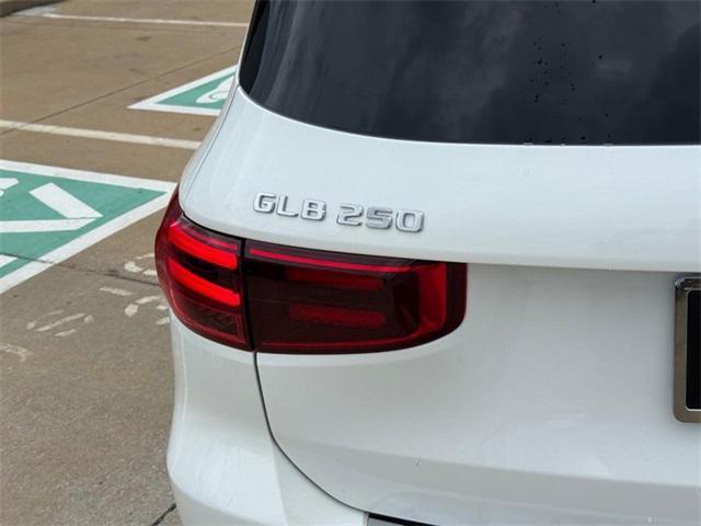 new 2025 Mercedes-Benz GLB 250 car, priced at $49,595