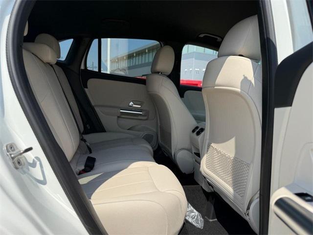 new 2025 Mercedes-Benz GLA 250 car, priced at $47,295