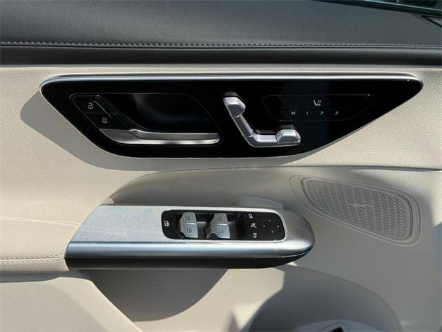 new 2025 Mercedes-Benz GLC 350e car