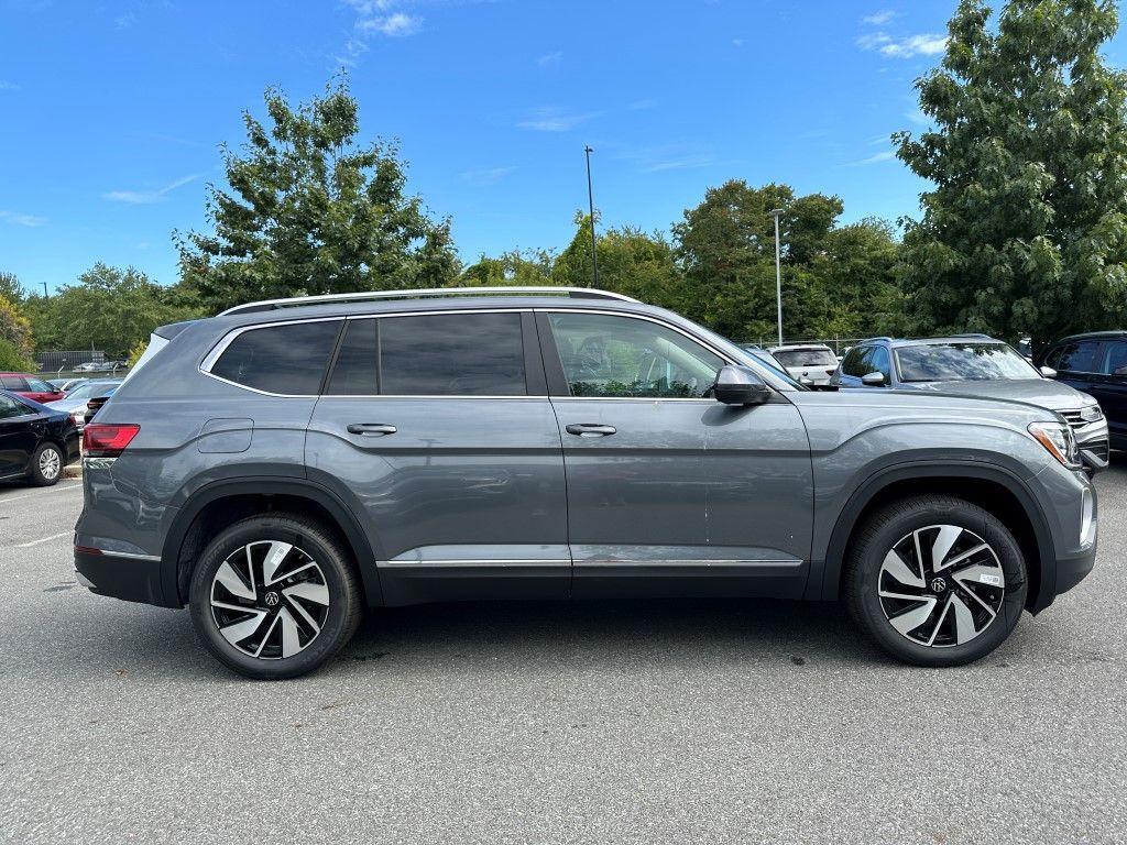 new 2024 Volkswagen Atlas car, priced at $44,381