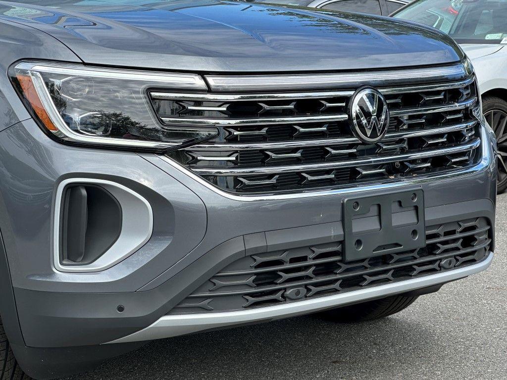 new 2024 Volkswagen Atlas car, priced at $44,381