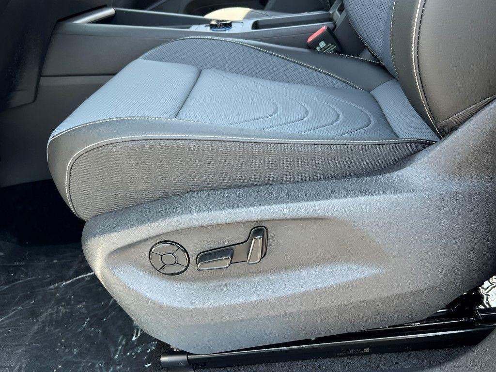 new 2025 Volkswagen Tiguan car, priced at $37,179