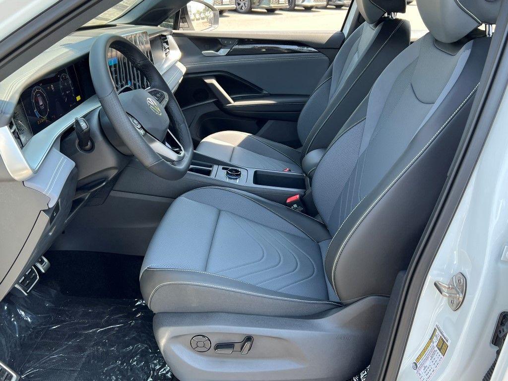 new 2025 Volkswagen Tiguan car, priced at $37,179