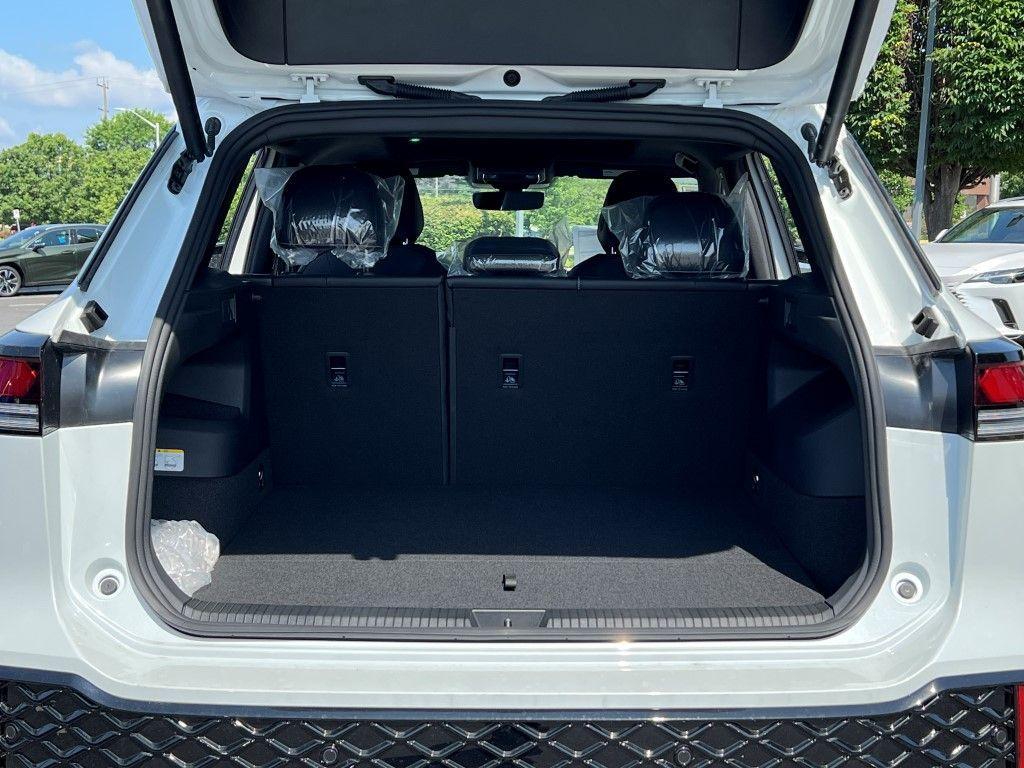 new 2025 Volkswagen Tiguan car, priced at $37,179