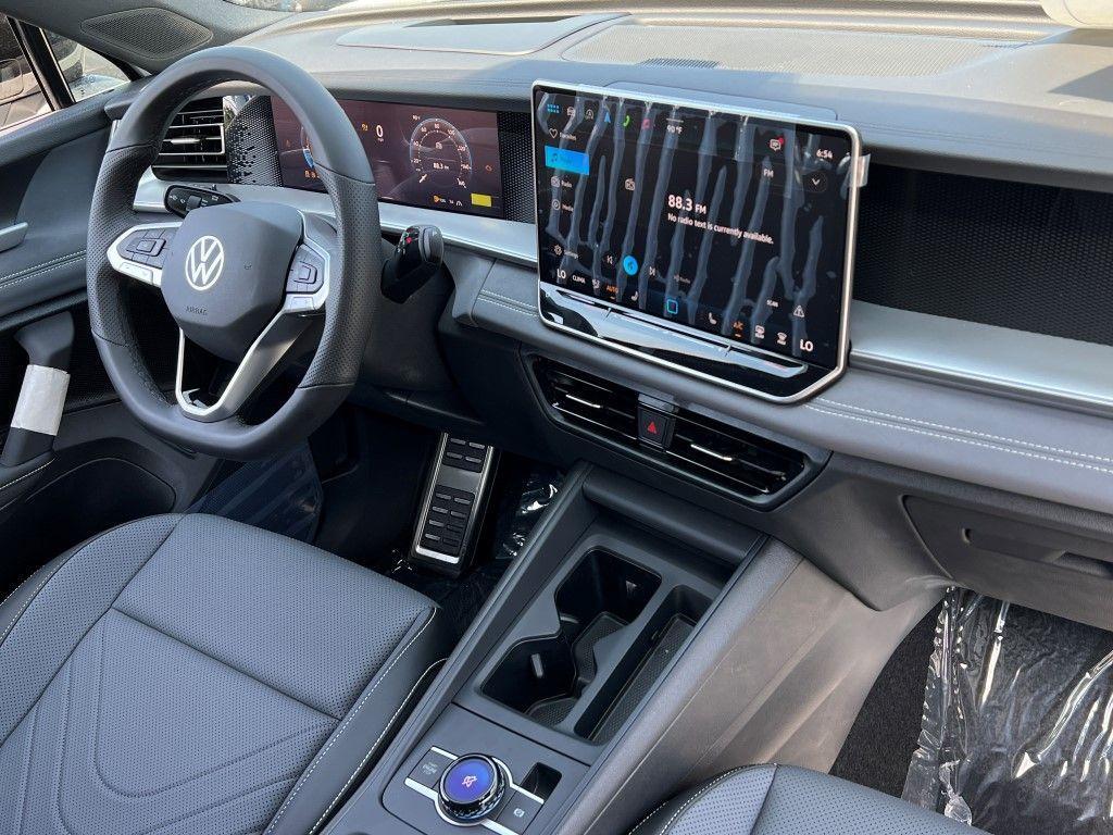 new 2025 Volkswagen Tiguan car, priced at $37,179