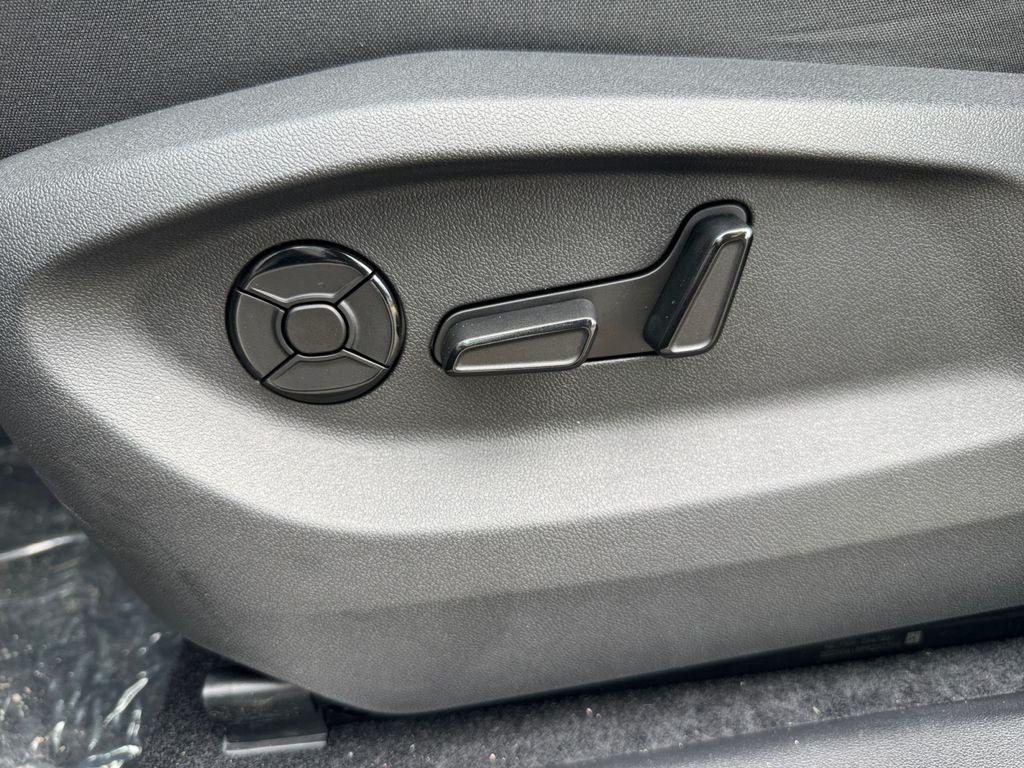 new 2025 Volkswagen Tiguan car, priced at $34,243