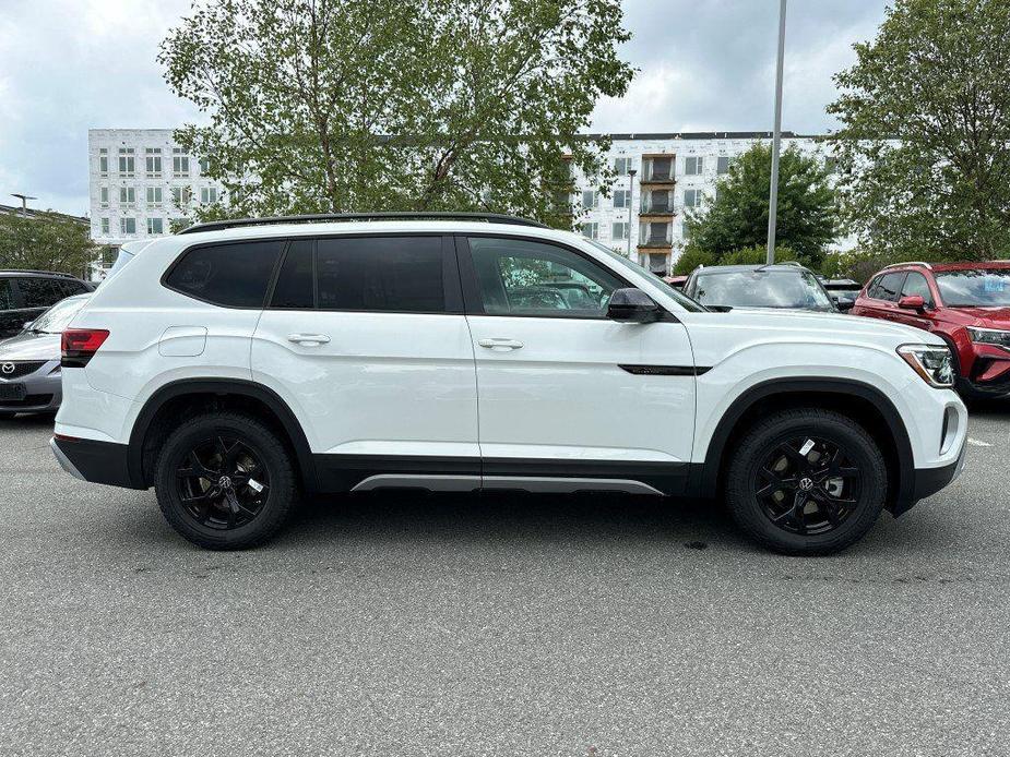 new 2024 Volkswagen Atlas car, priced at $47,083