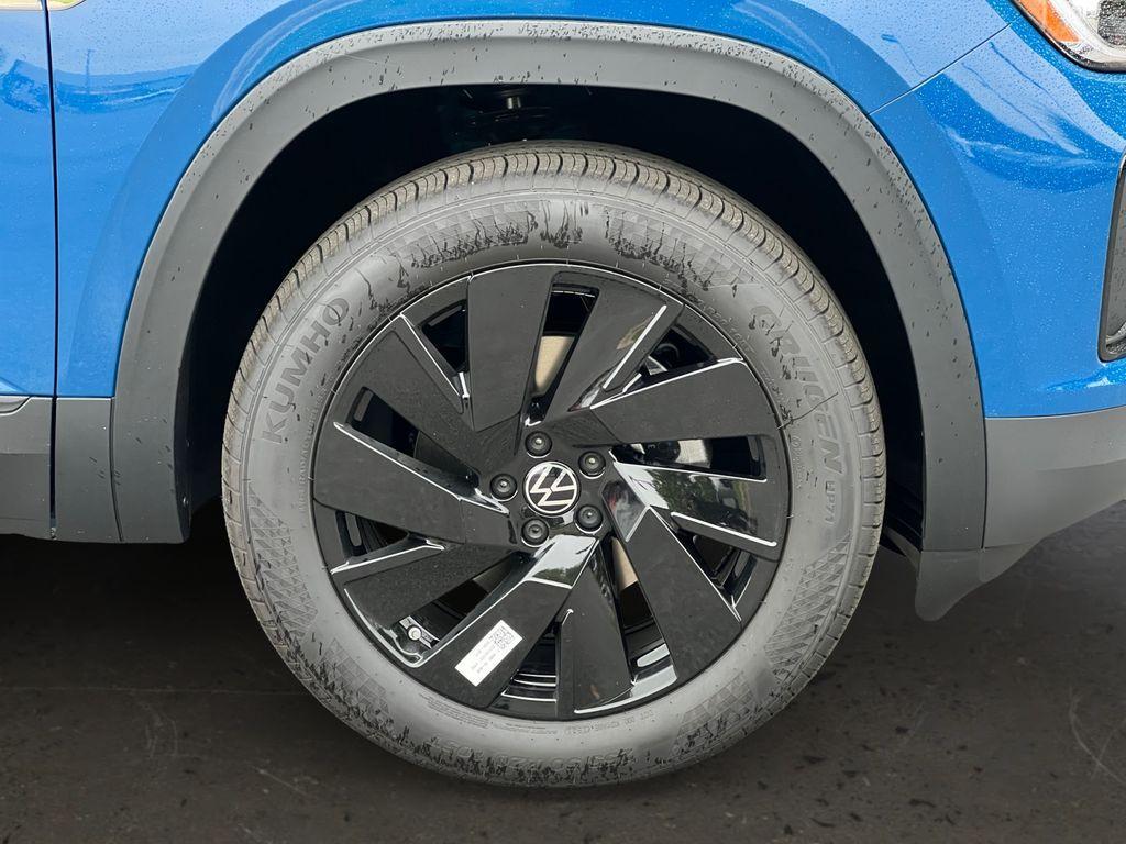 new 2026 Volkswagen Atlas Cross Sport car, priced at $44,134