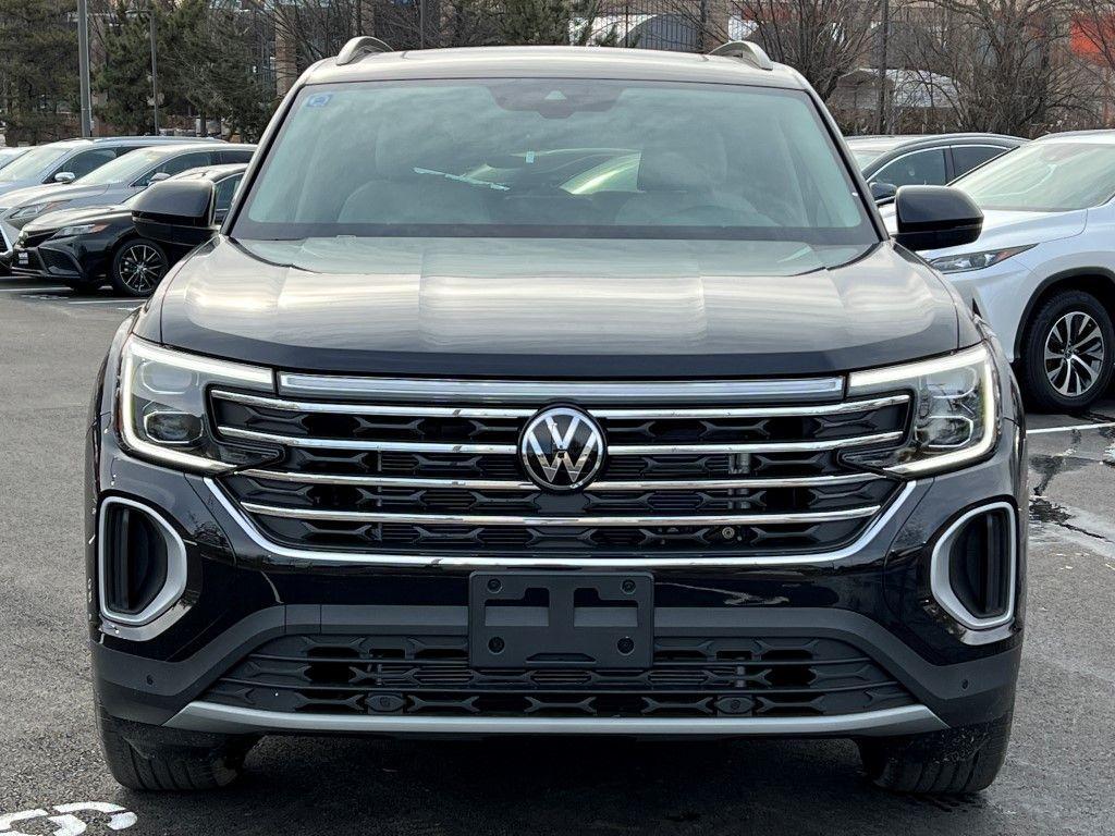 new 2025 Volkswagen Atlas car, priced at $49,052