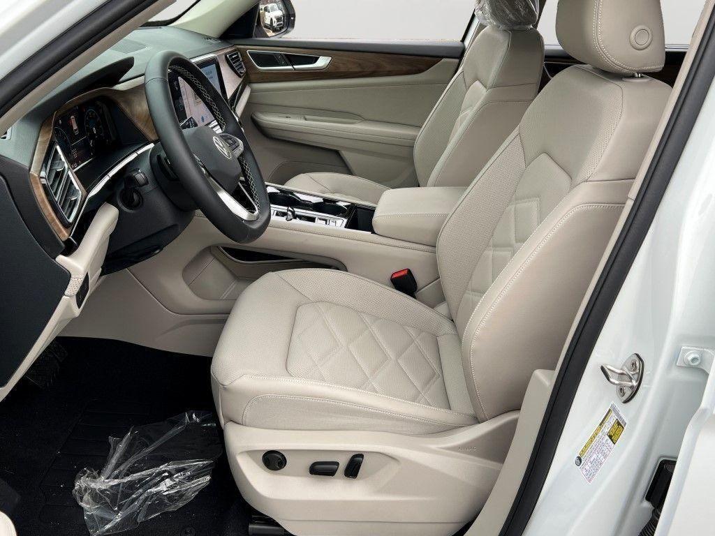new 2025 Volkswagen Atlas car, priced at $41,975