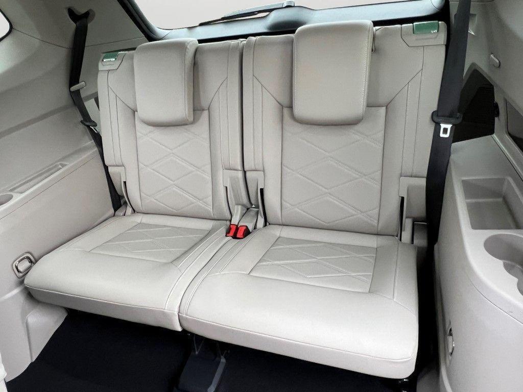 new 2025 Volkswagen Atlas car, priced at $41,975