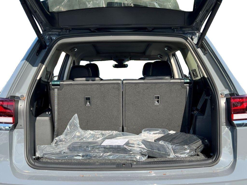 new 2025 Volkswagen Atlas car, priced at $54,113