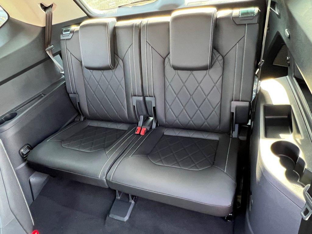 new 2025 Volkswagen Atlas car, priced at $55,613