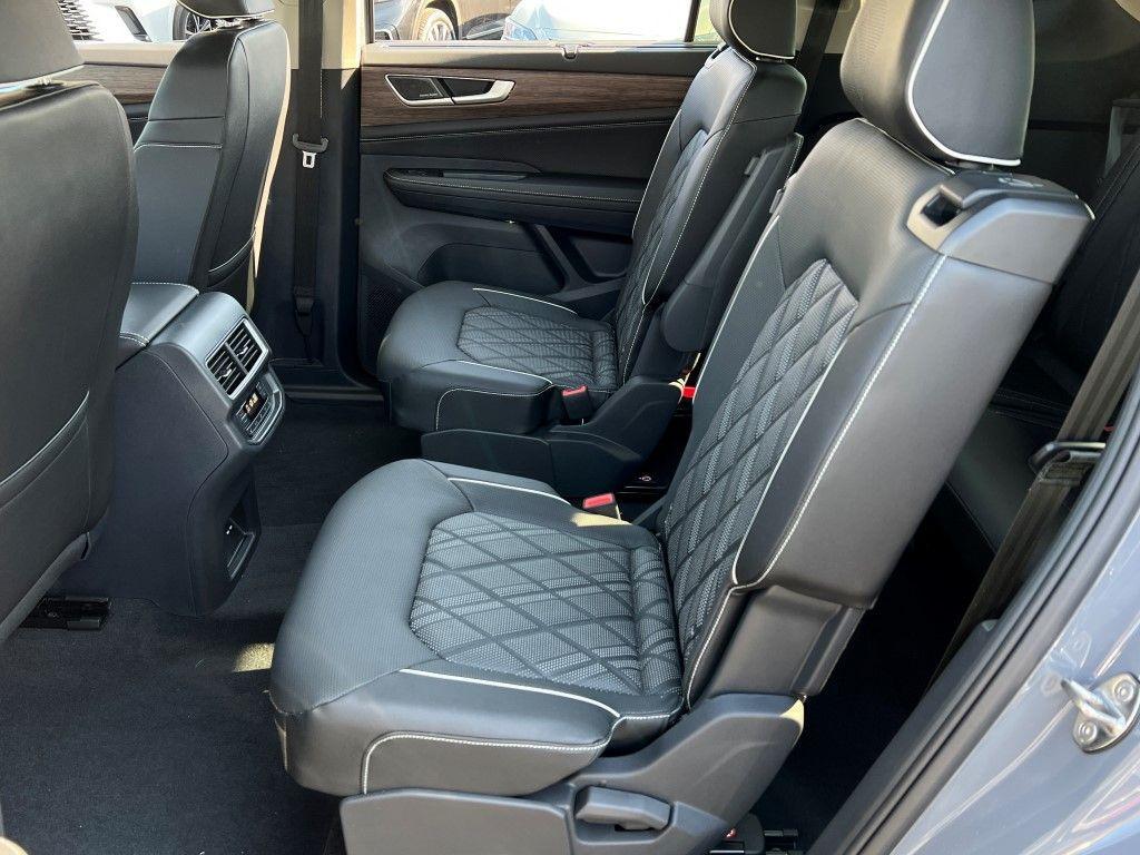 new 2025 Volkswagen Atlas car, priced at $55,613