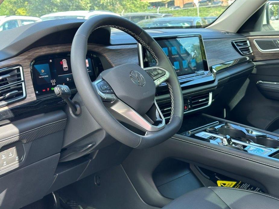 new 2024 Volkswagen Atlas car, priced at $44,672