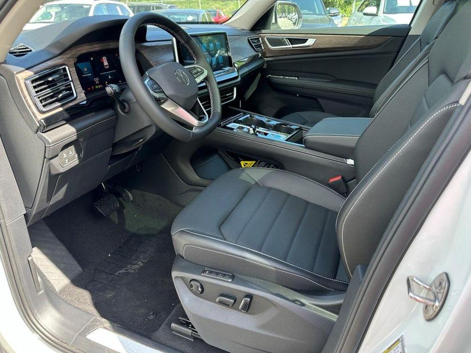 new 2024 Volkswagen Atlas car, priced at $44,672