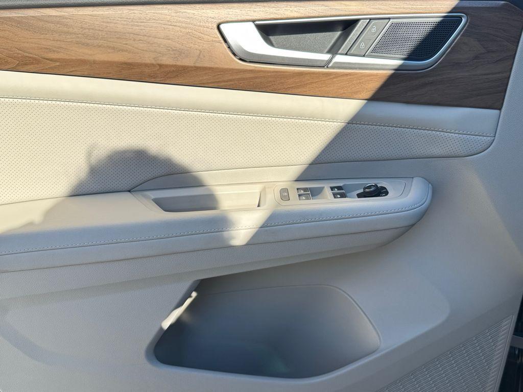 new 2026 Volkswagen Atlas car, priced at $40,733