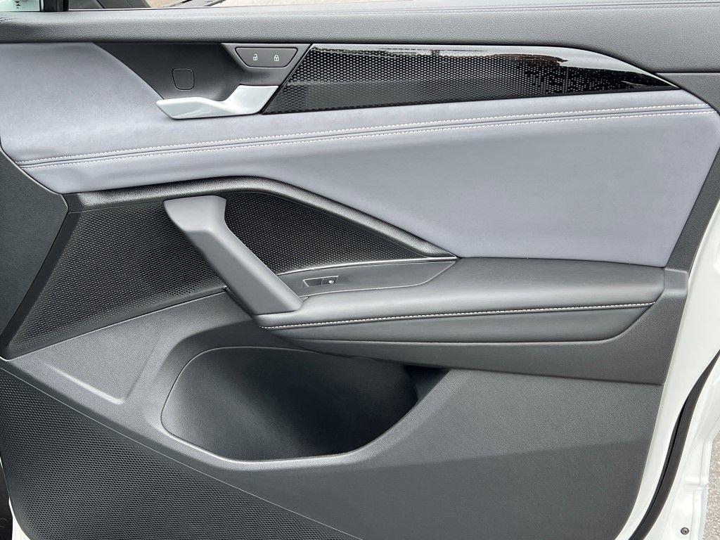 new 2025 Volkswagen Tiguan car, priced at $37,506