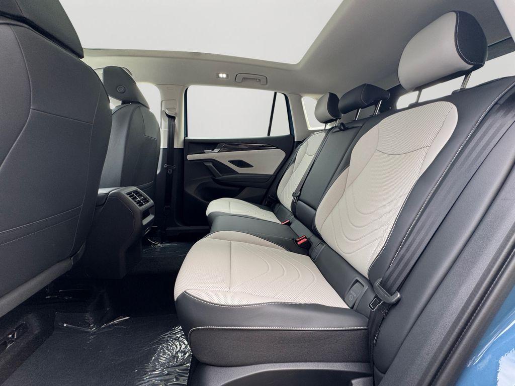 new 2025 Volkswagen Tiguan car, priced at $32,653