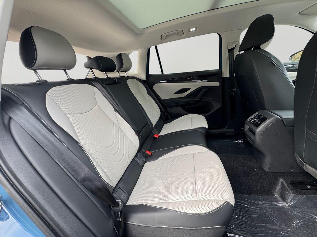 new 2025 Volkswagen Tiguan car, priced at $32,653