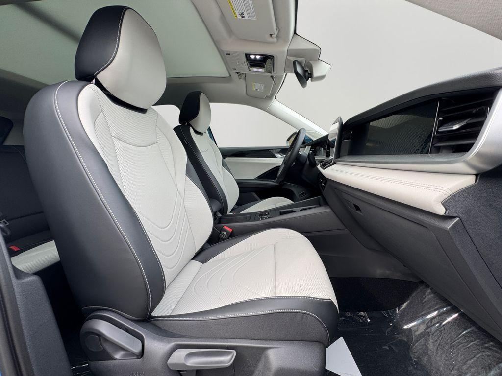 new 2025 Volkswagen Tiguan car, priced at $32,653