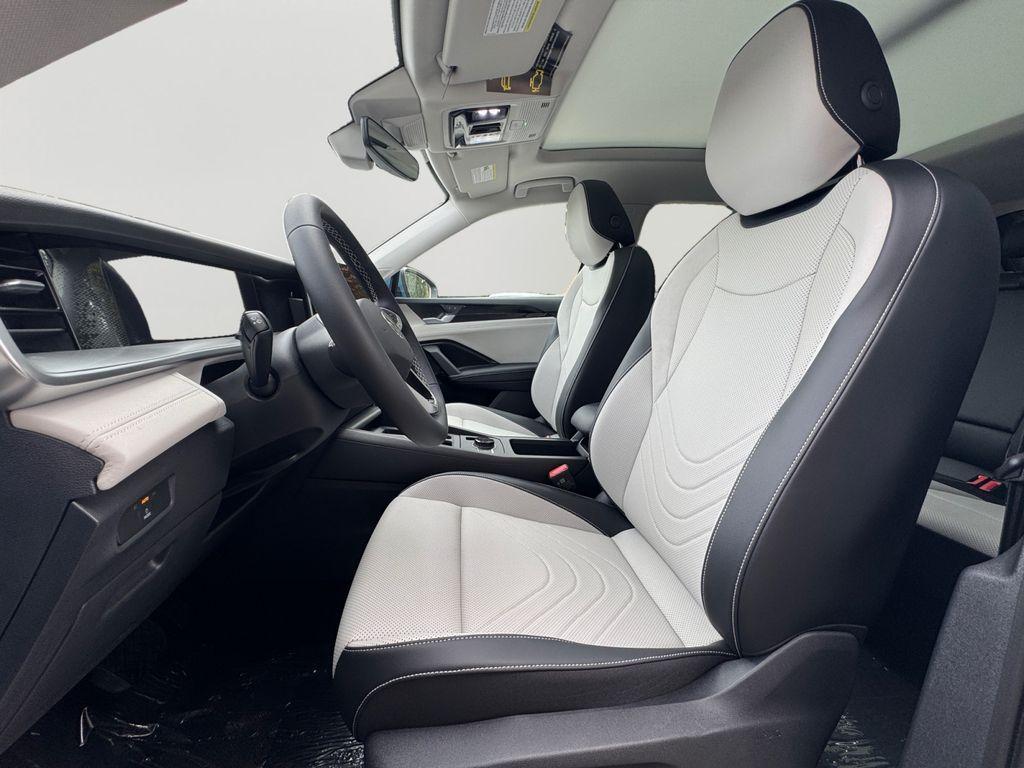 new 2025 Volkswagen Tiguan car, priced at $32,653