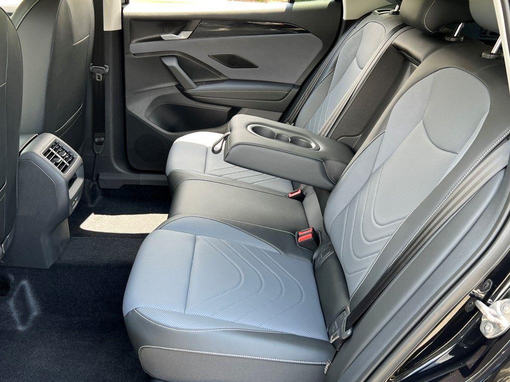 new 2025 Volkswagen Tiguan car, priced at $33,683