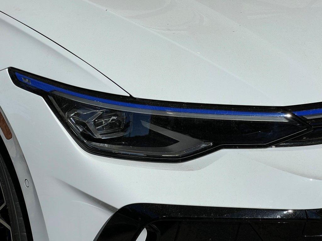 new 2025 Volkswagen Golf R car
