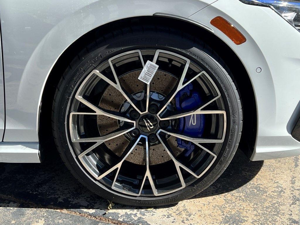 new 2025 Volkswagen Golf R car