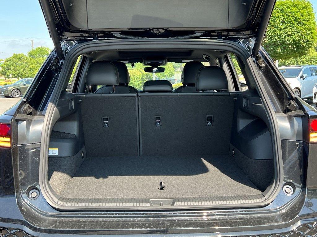 new 2025 Volkswagen Tiguan car, priced at $36,932