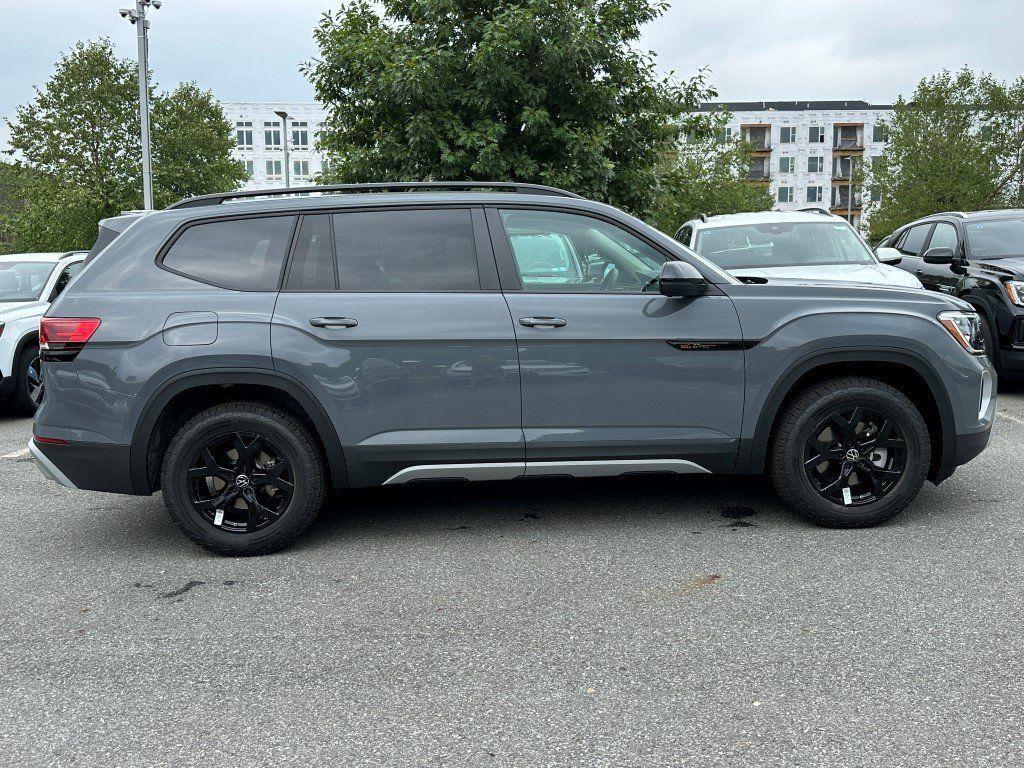 new 2024 Volkswagen Atlas car, priced at $42,912