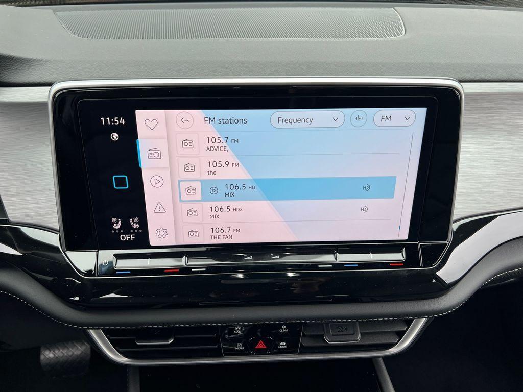 new 2026 Volkswagen Atlas Cross Sport car, priced at $43,622