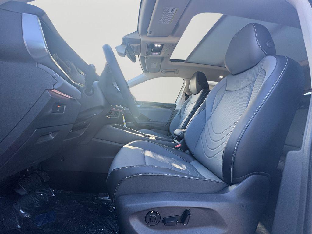 new 2025 Volkswagen Tiguan car, priced at $32,242