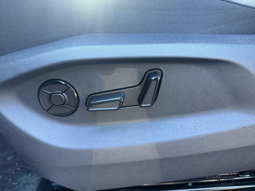 new 2025 Volkswagen Tiguan car, priced at $32,242