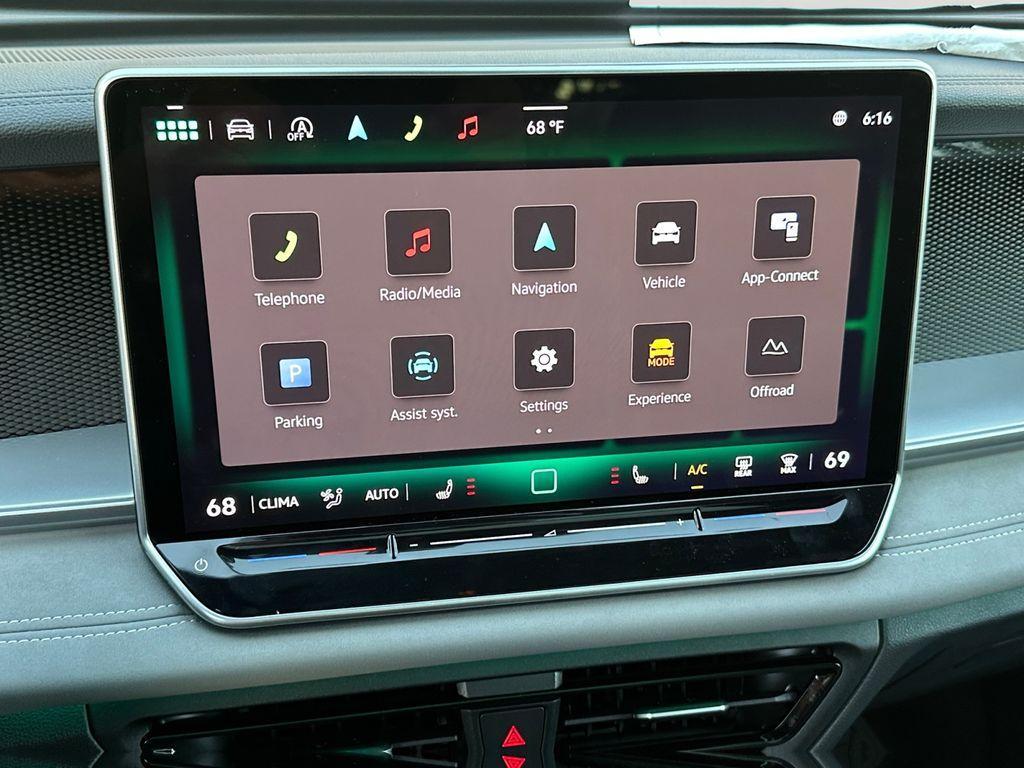 new 2025 Volkswagen Tiguan car, priced at $38,586