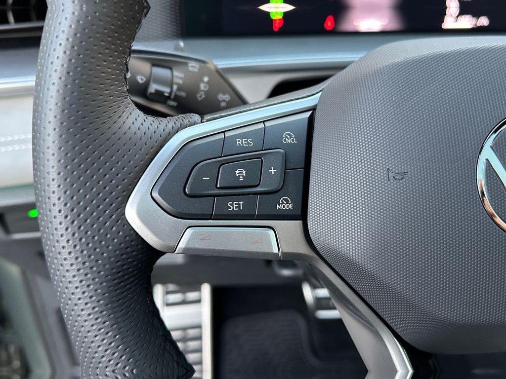 new 2025 Volkswagen Tiguan car, priced at $38,586