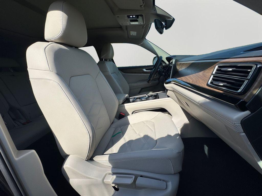 new 2026 Volkswagen Atlas car, priced at $45,408