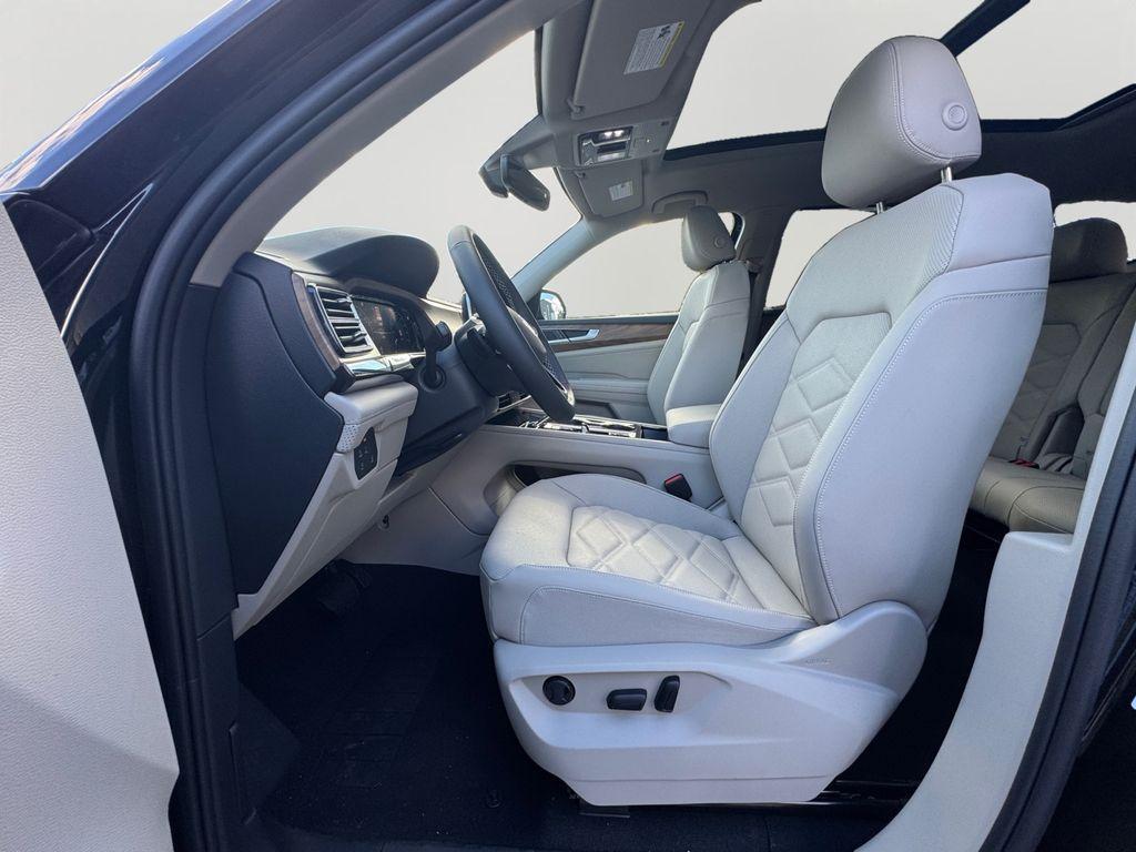 new 2026 Volkswagen Atlas car, priced at $45,408