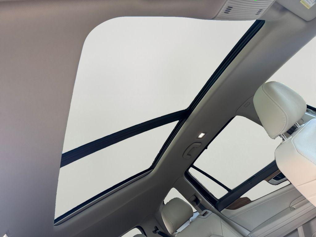 new 2026 Volkswagen Atlas car, priced at $45,408