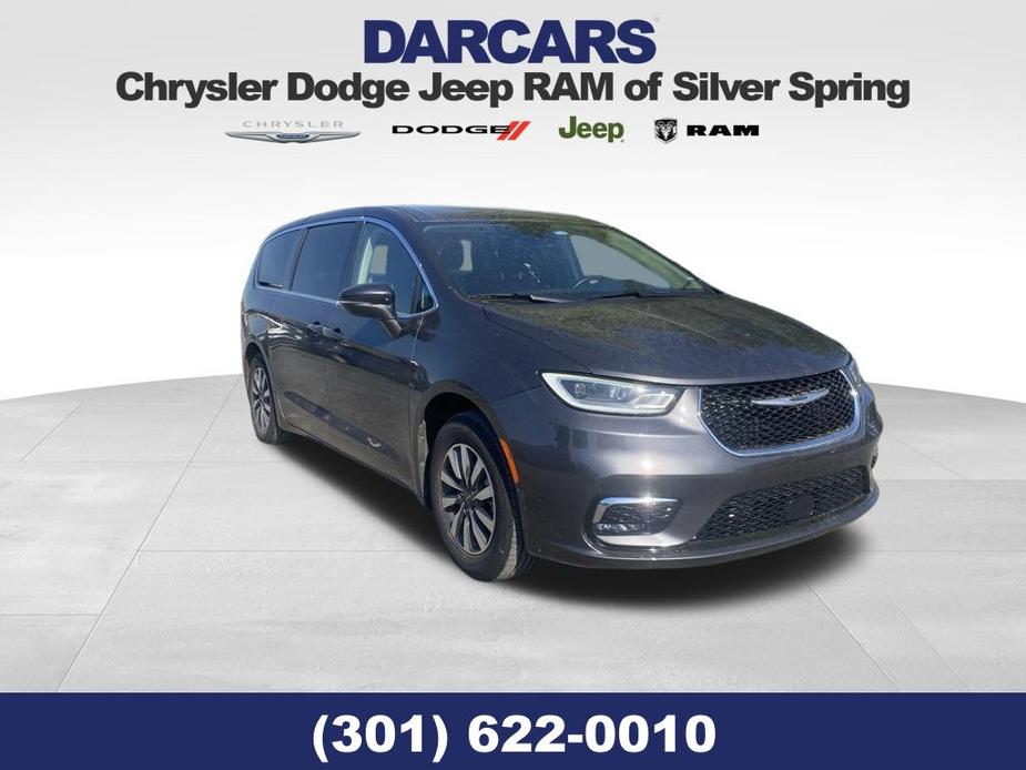 used 2022 Chrysler Pacifica Hybrid car, priced at $25,209