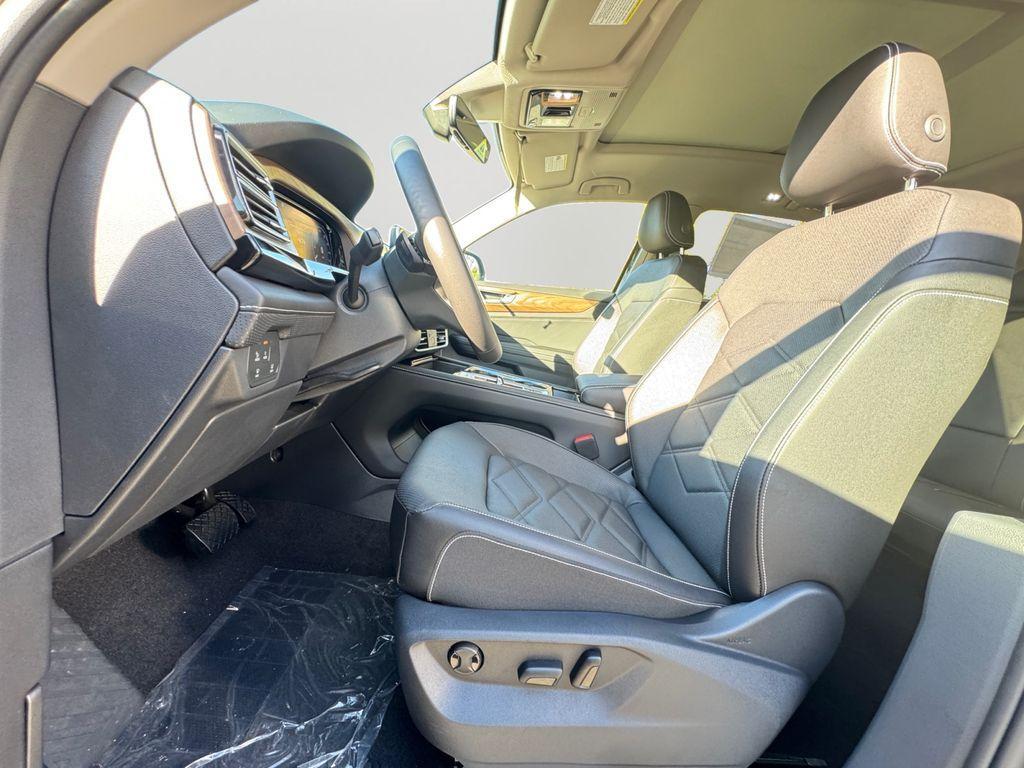 new 2026 Volkswagen Atlas car, priced at $45,705