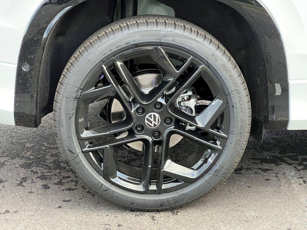 new 2025 Volkswagen Tiguan car, priced at $39,941