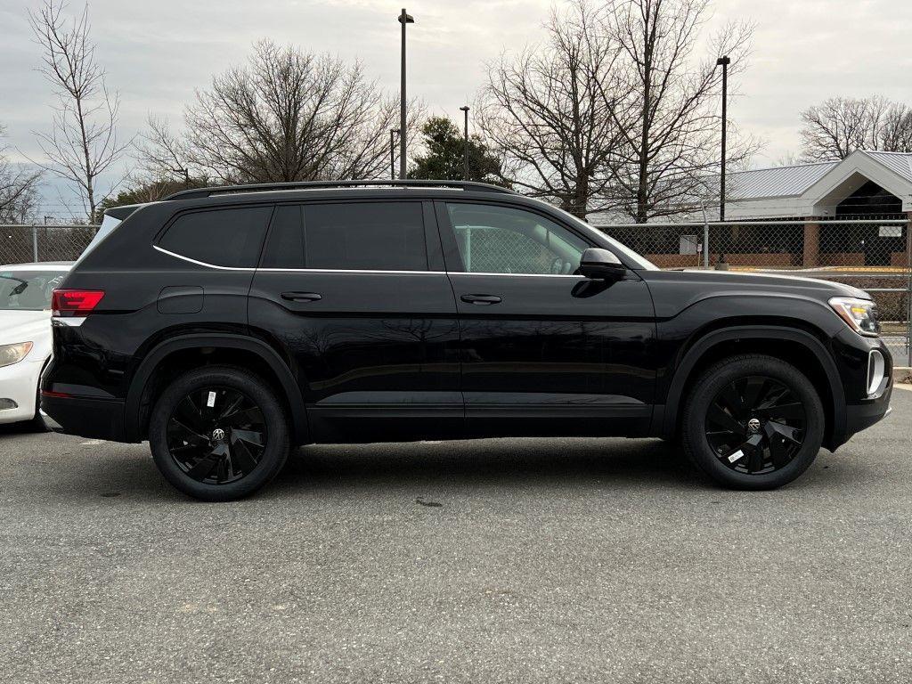 new 2024 Volkswagen Atlas car, priced at $39,041