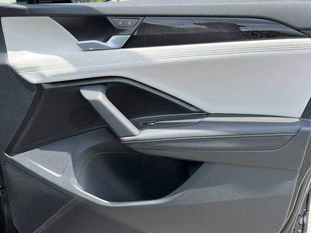 new 2025 Volkswagen Tiguan car, priced at $33,683