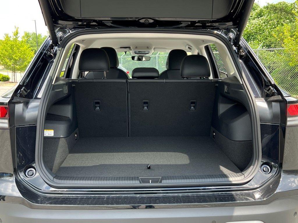 new 2025 Volkswagen Tiguan car, priced at $33,683