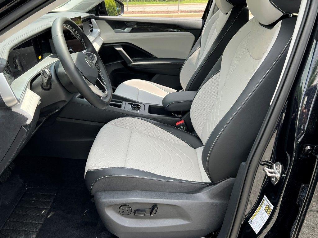 new 2025 Volkswagen Tiguan car, priced at $33,683